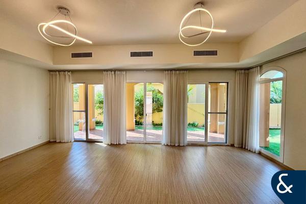 Vacant Now | View Today | Pool + Park | 4 Bed